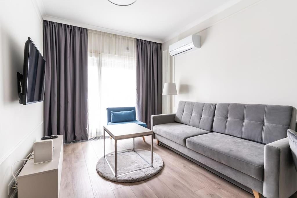 Chic & Luxury Apartment By Mennica Residence Варшава Экстерьер фото
